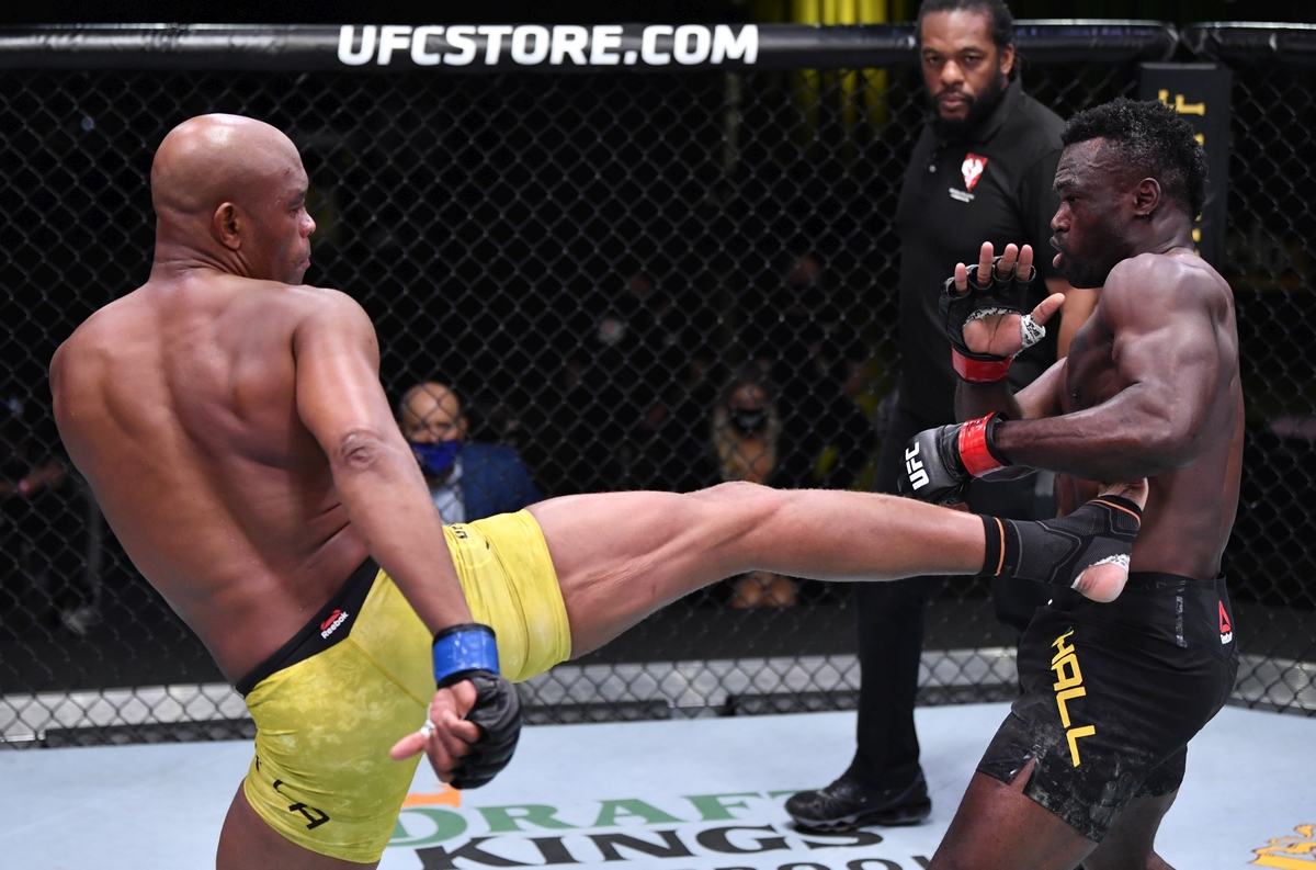video review : Uriah Hall versus Anderson Silva at UFC Fight Night