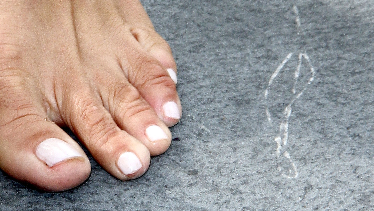 Pamela Anderson's toes