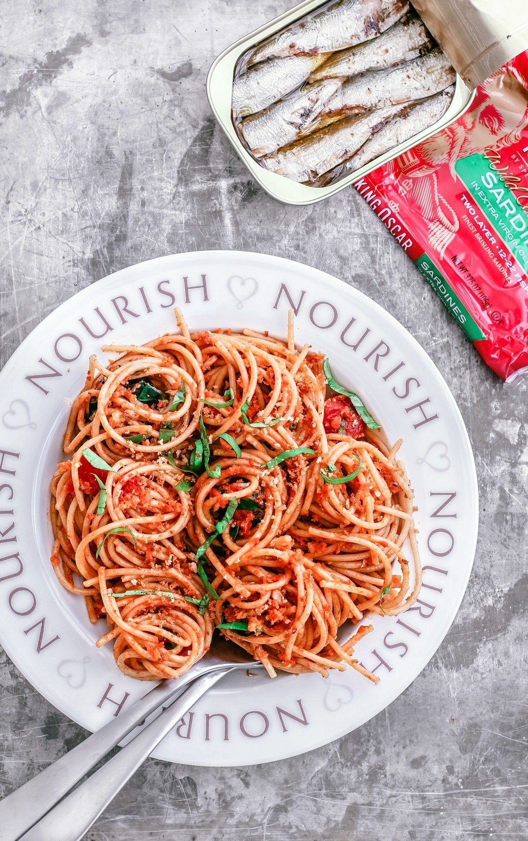 spaghetti with spinach and breadcrumbs