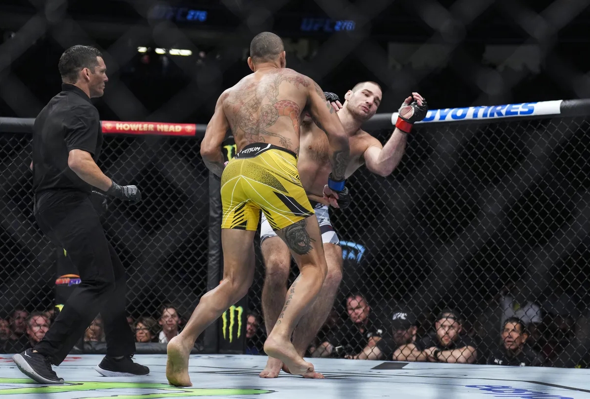 video review : Sean Strickland versus Alex Pereira at UFC 276