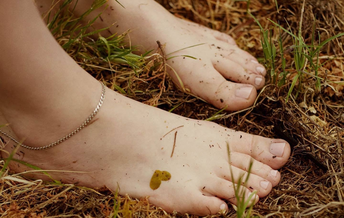 Billie Eilish's feet