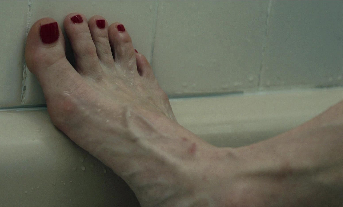 Liv Tyler showing her toes as Ellen Cooper in Wilding