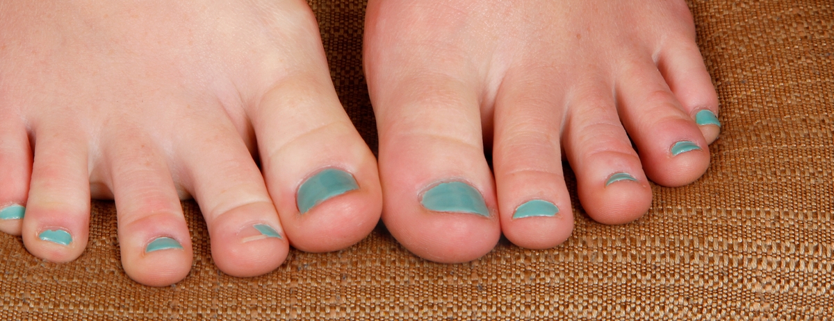 Natalie Lust's toes