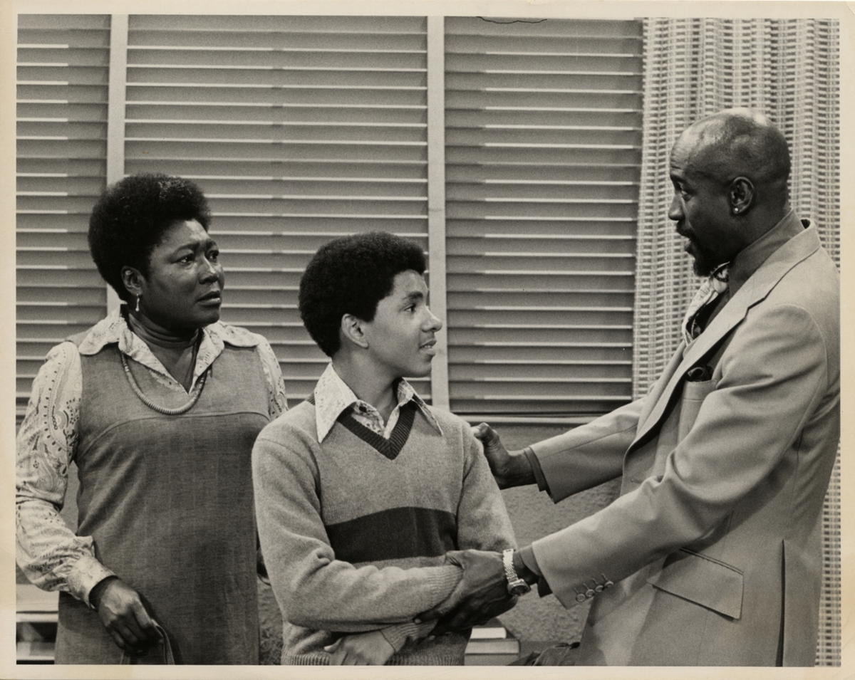 Esther Rolle and Ralph Carter with Lou Gossett Junior on Good Times