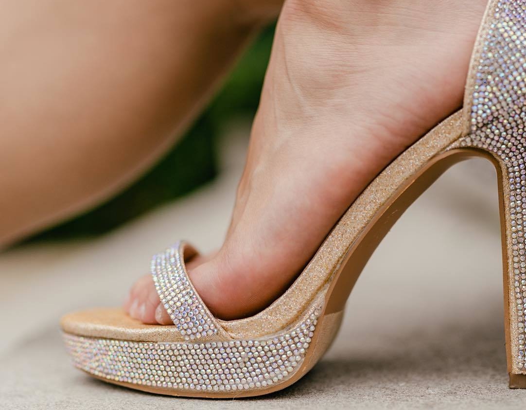 Shallon Olsen's foot