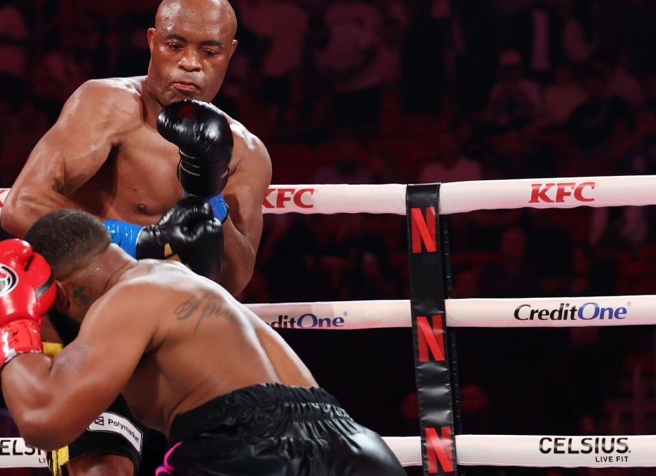 video review : Anderson Silva versus Tyron Woodley at Jake Versus Joshua