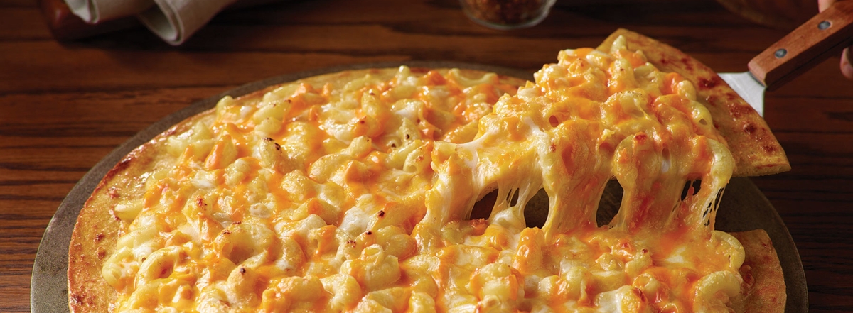 Chuck E Cheese's Mac Cheesy Pizza