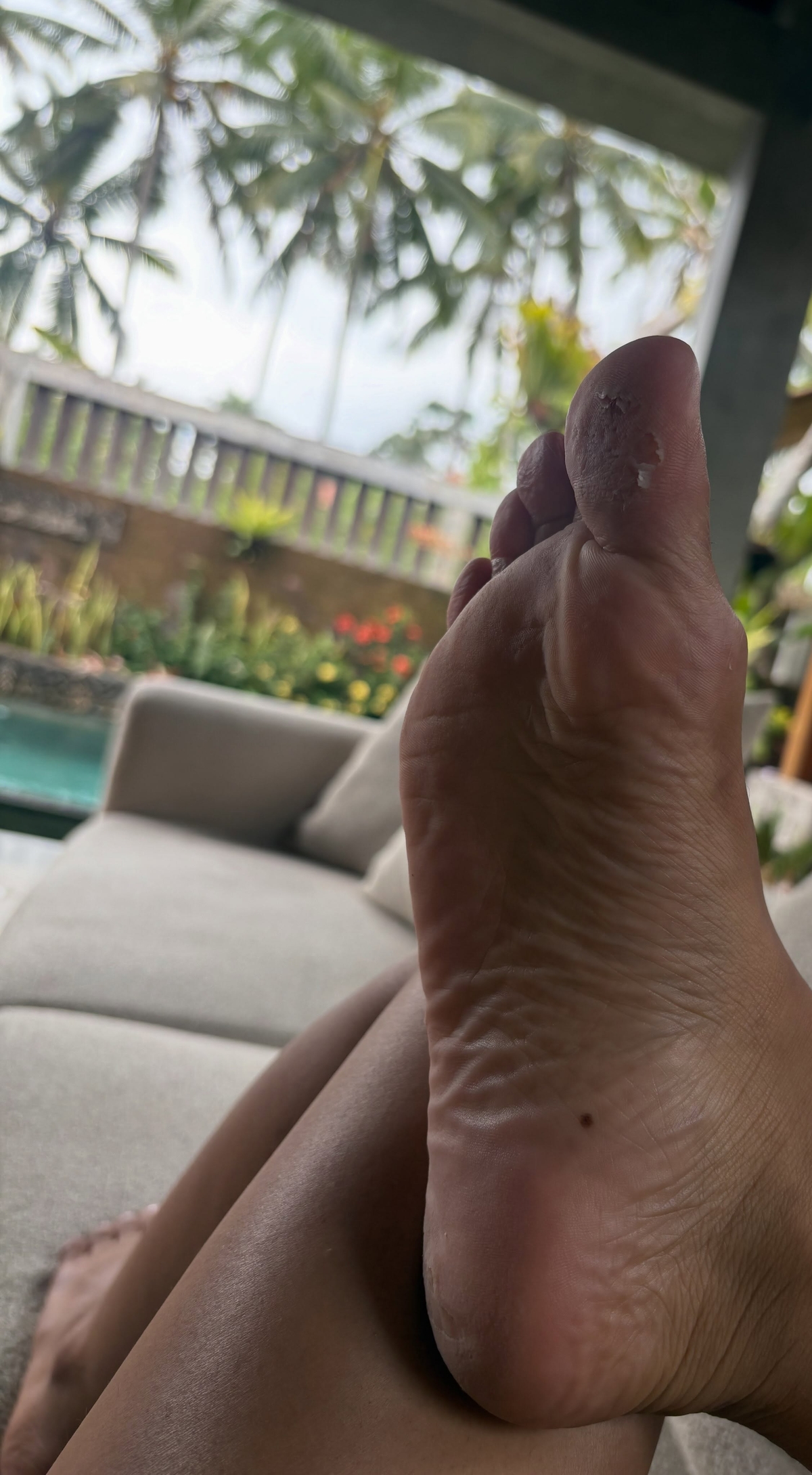 Psalms Salazar's foot