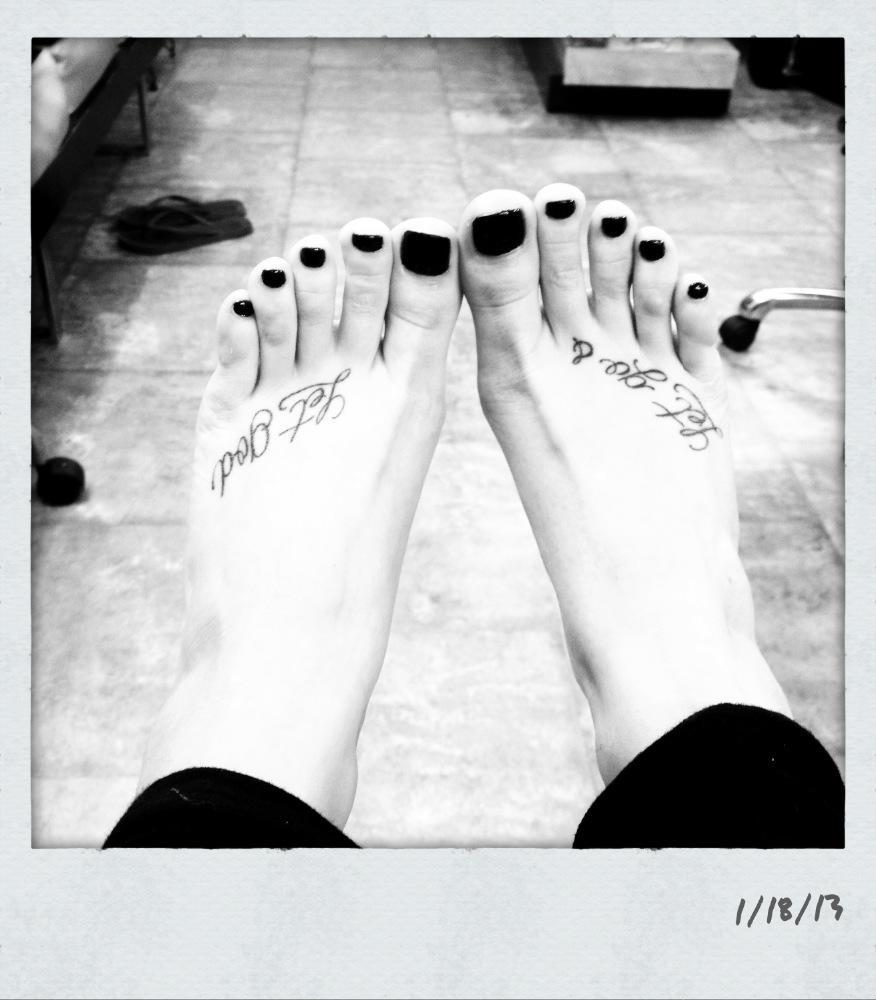 Demi Lovato's toes