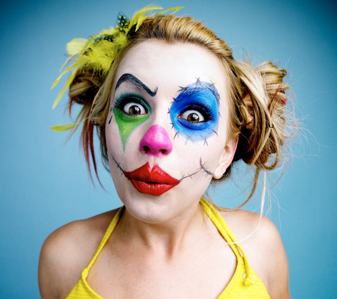Lexi Belle in clown makeup