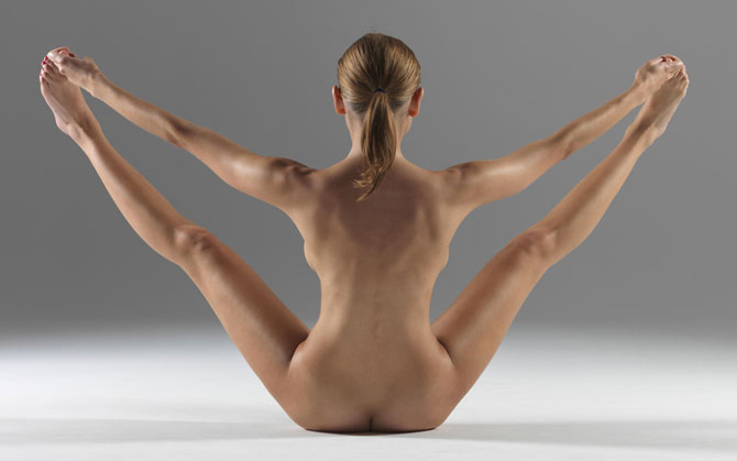 Luba Shumeyko doing yoga nude