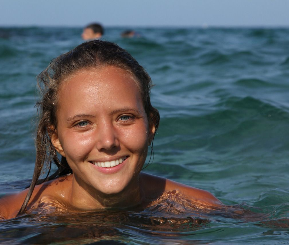 Katya Clover swimming