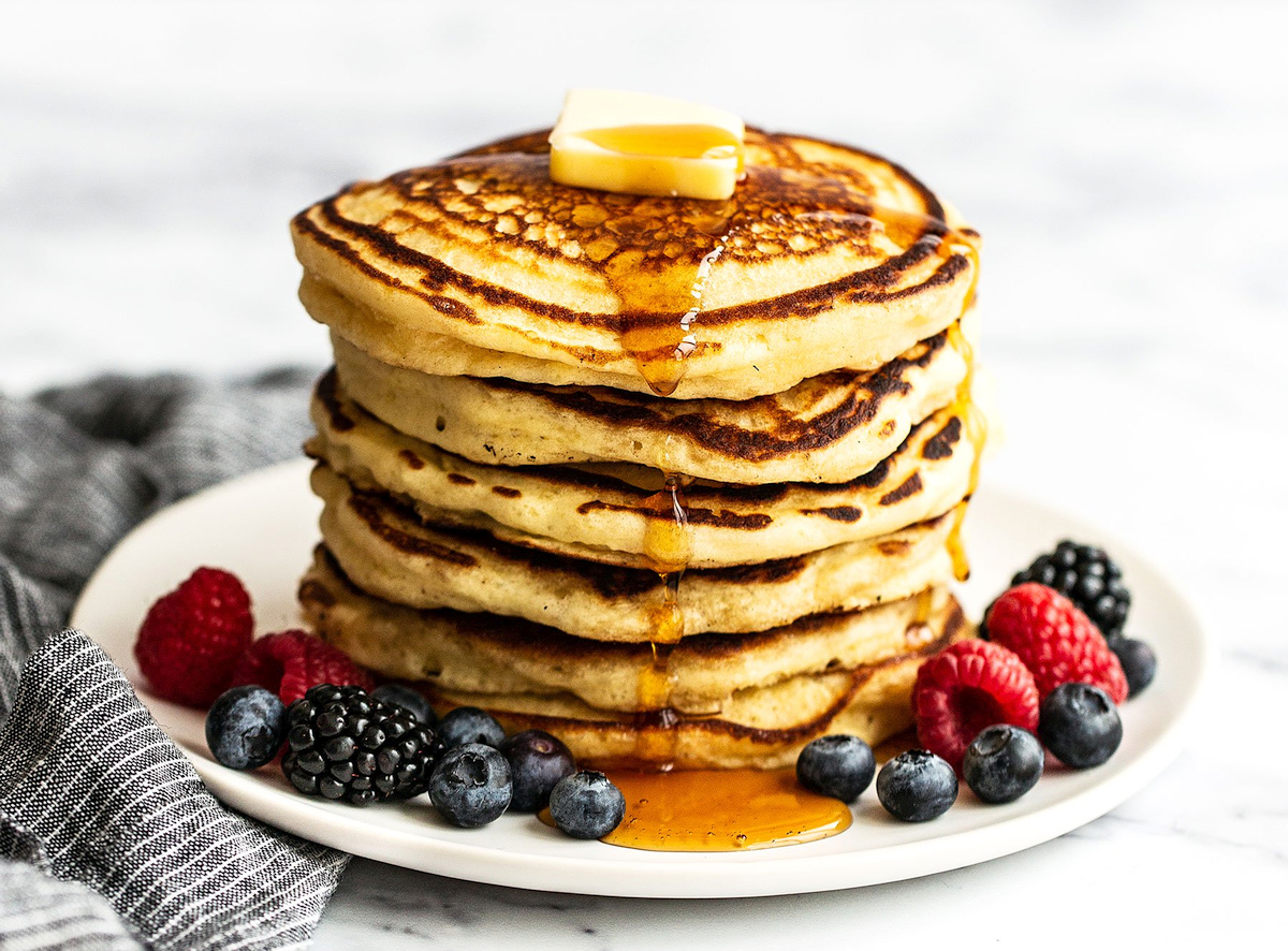 pancakes with syrup and berries