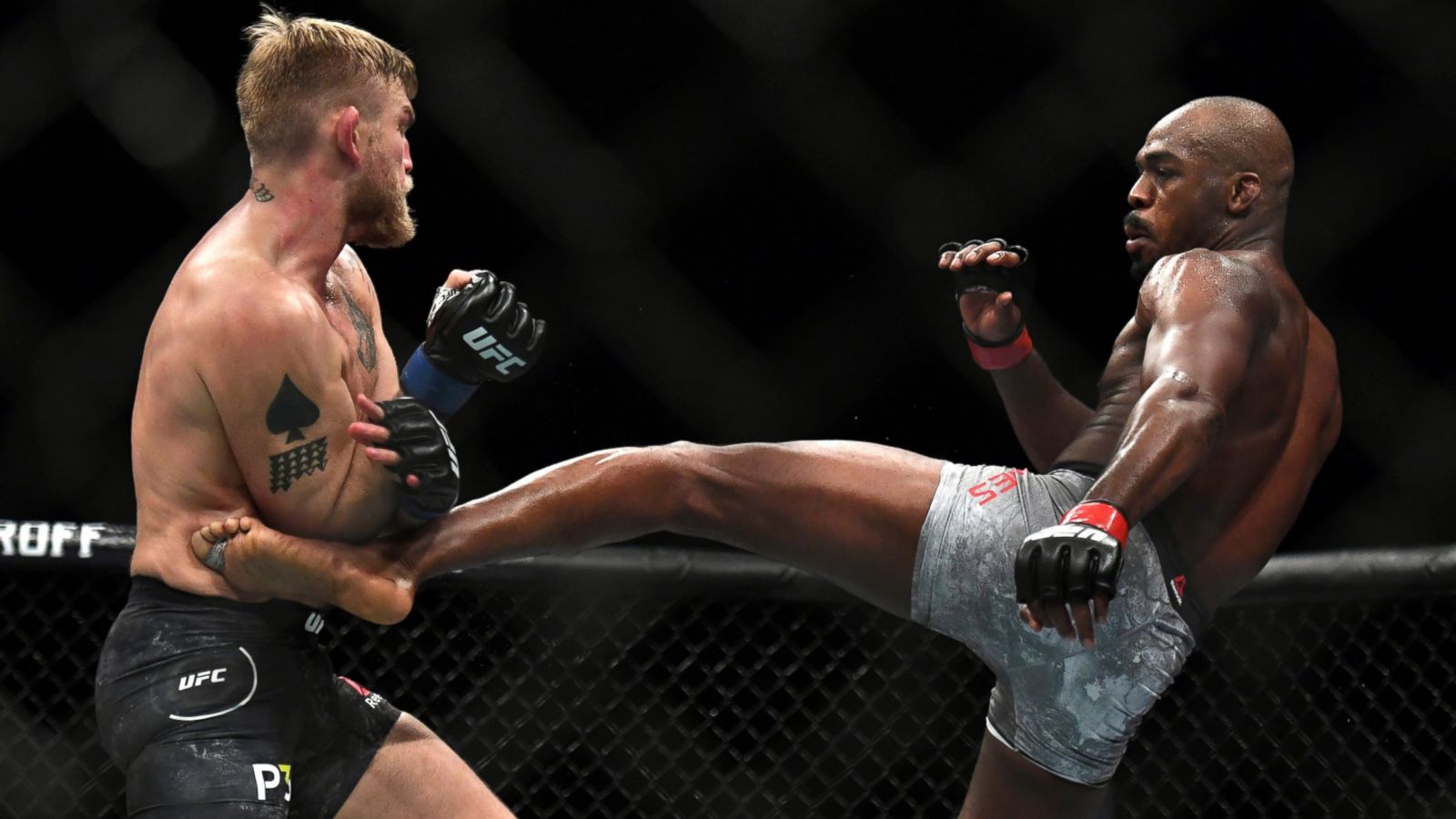 video review : Jon Jones versus Alexander Gustafsson at UFC 232
